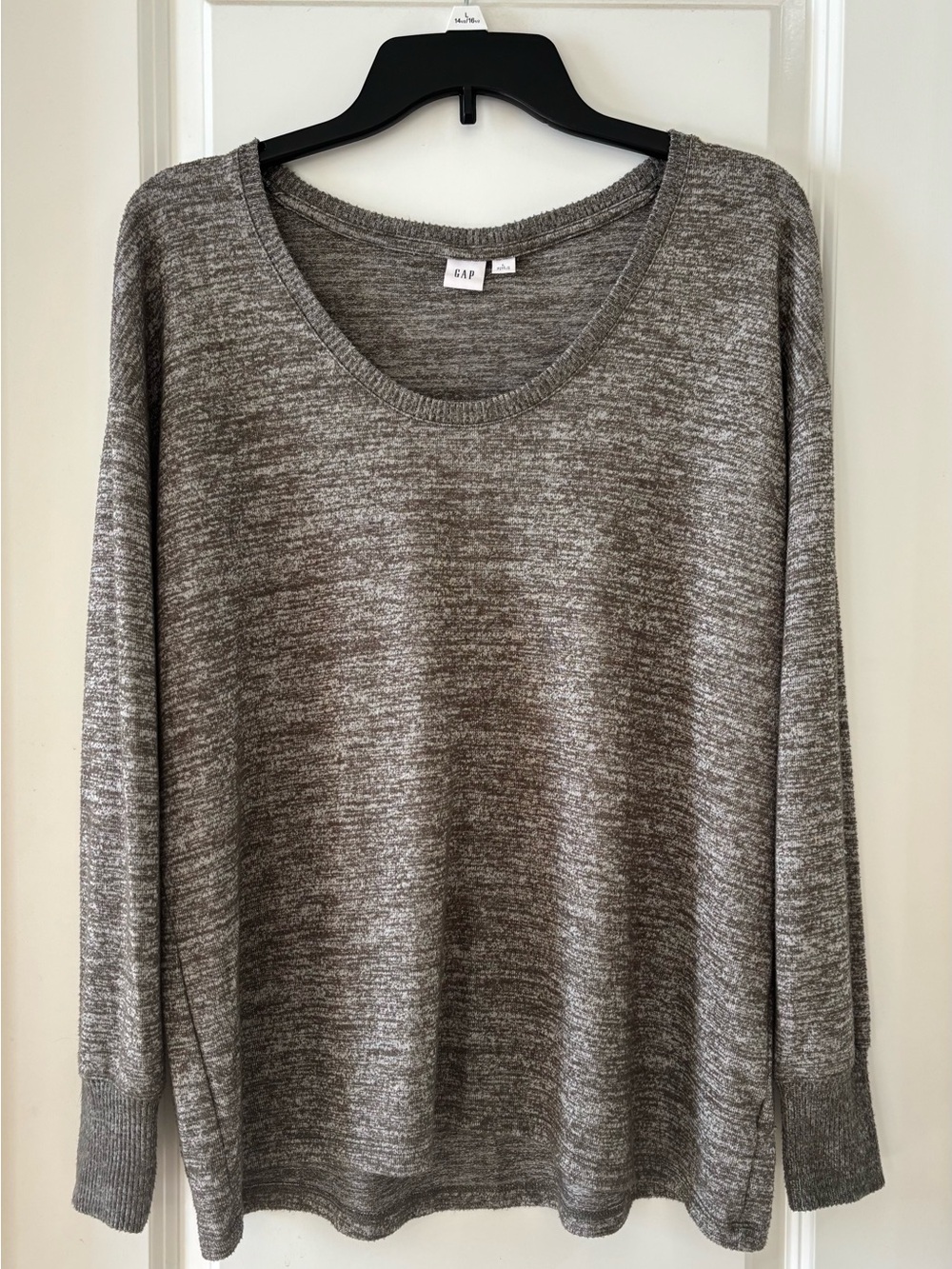 GAP Women's Marled Gray Scoop Neck Sweater
